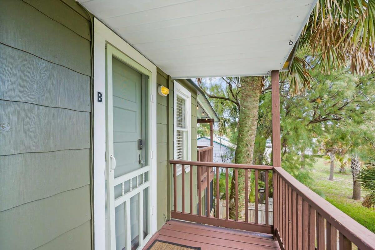 Marvelous Mermaid Bungalow, Dog-Friendly Upstairs Apt In Prime Vilano Beach St. Augustine Exterior photo